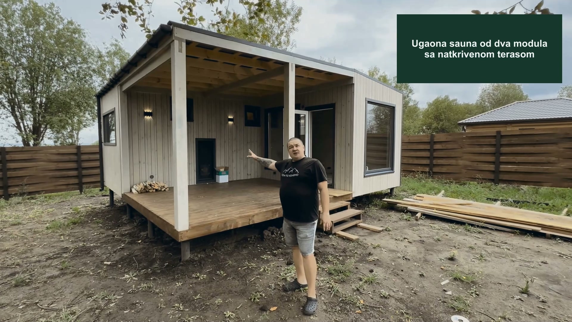 Ugaona sauna od dva modula sa natkrivenom terasom